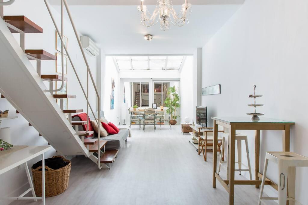 Duplex Center Parking Netflix Amazon Video Sevilha Exterior foto