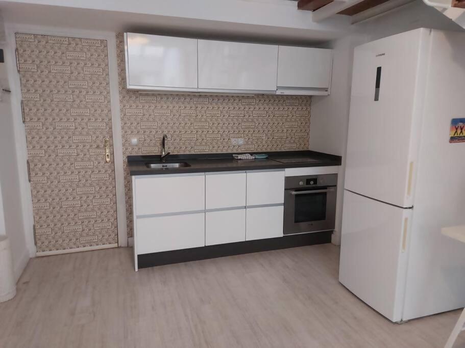 Duplex Center Parking Netflix Amazon Video Sevilha Exterior foto