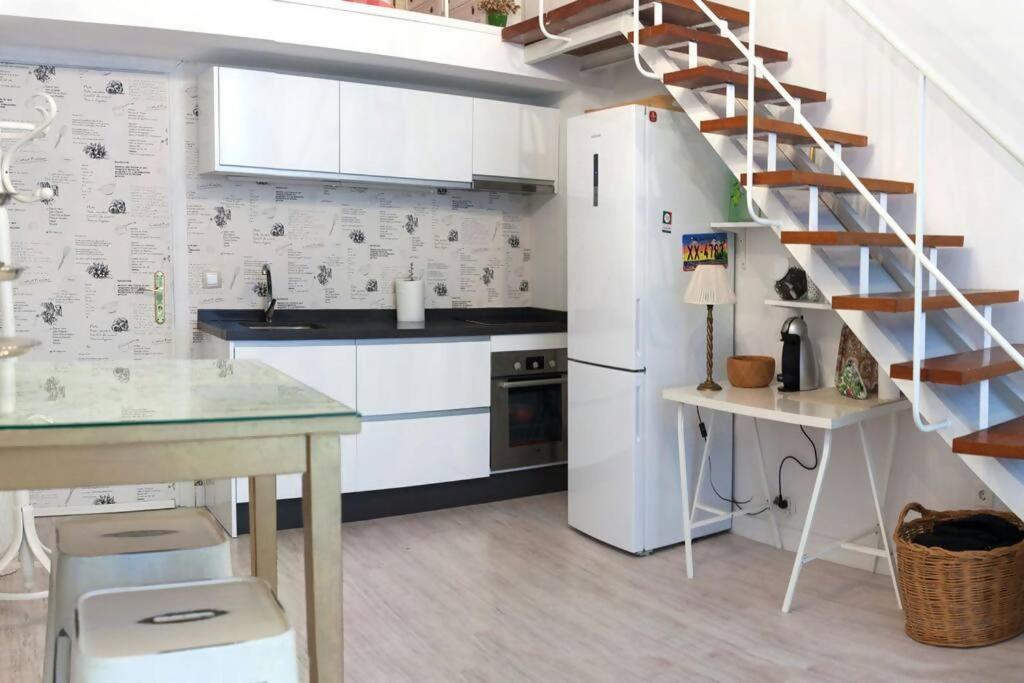 Duplex Center Parking Netflix Amazon Video Sevilha Exterior foto