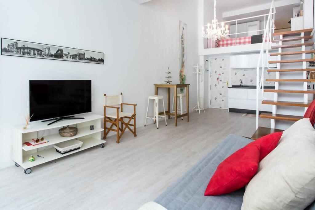 Duplex Center Parking Netflix Amazon Video Sevilha Exterior foto