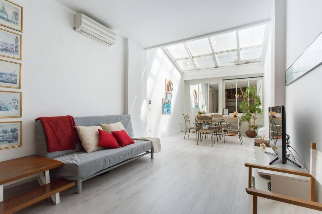 Duplex Center Parking Netflix Amazon Video Sevilha Exterior foto